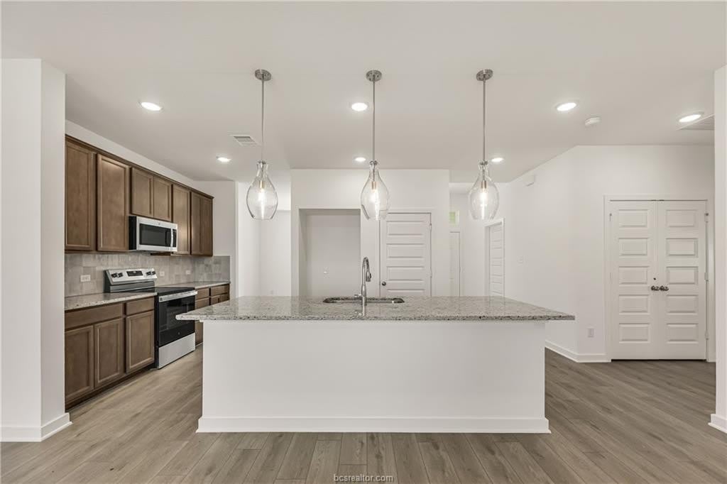 1927 Sebright Drive – photo 5