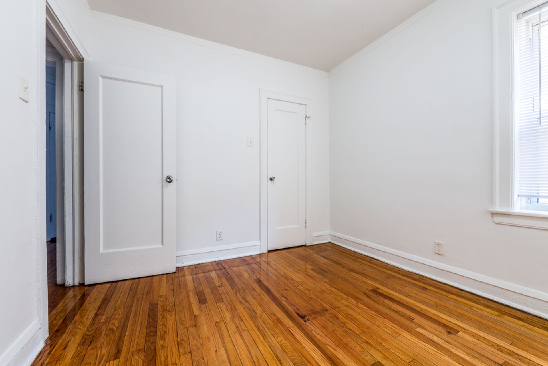 7801 S Yates South Shore Apartments – photo 4