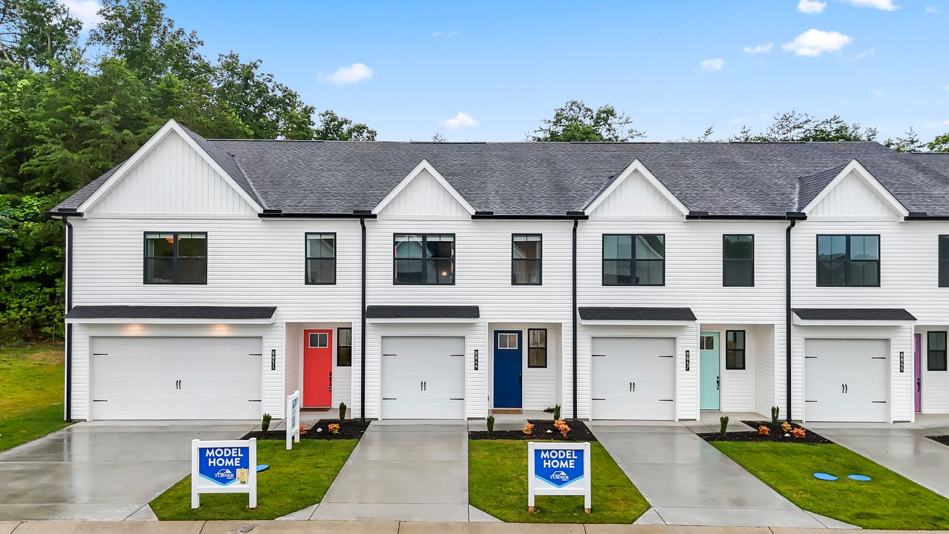 3-Bed, 2.5-Bath Townhome with Washer & Dryer Included – photo 2