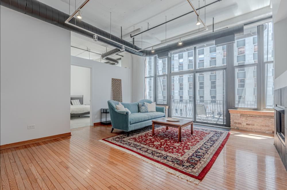 333 W Hubbard – photo 1