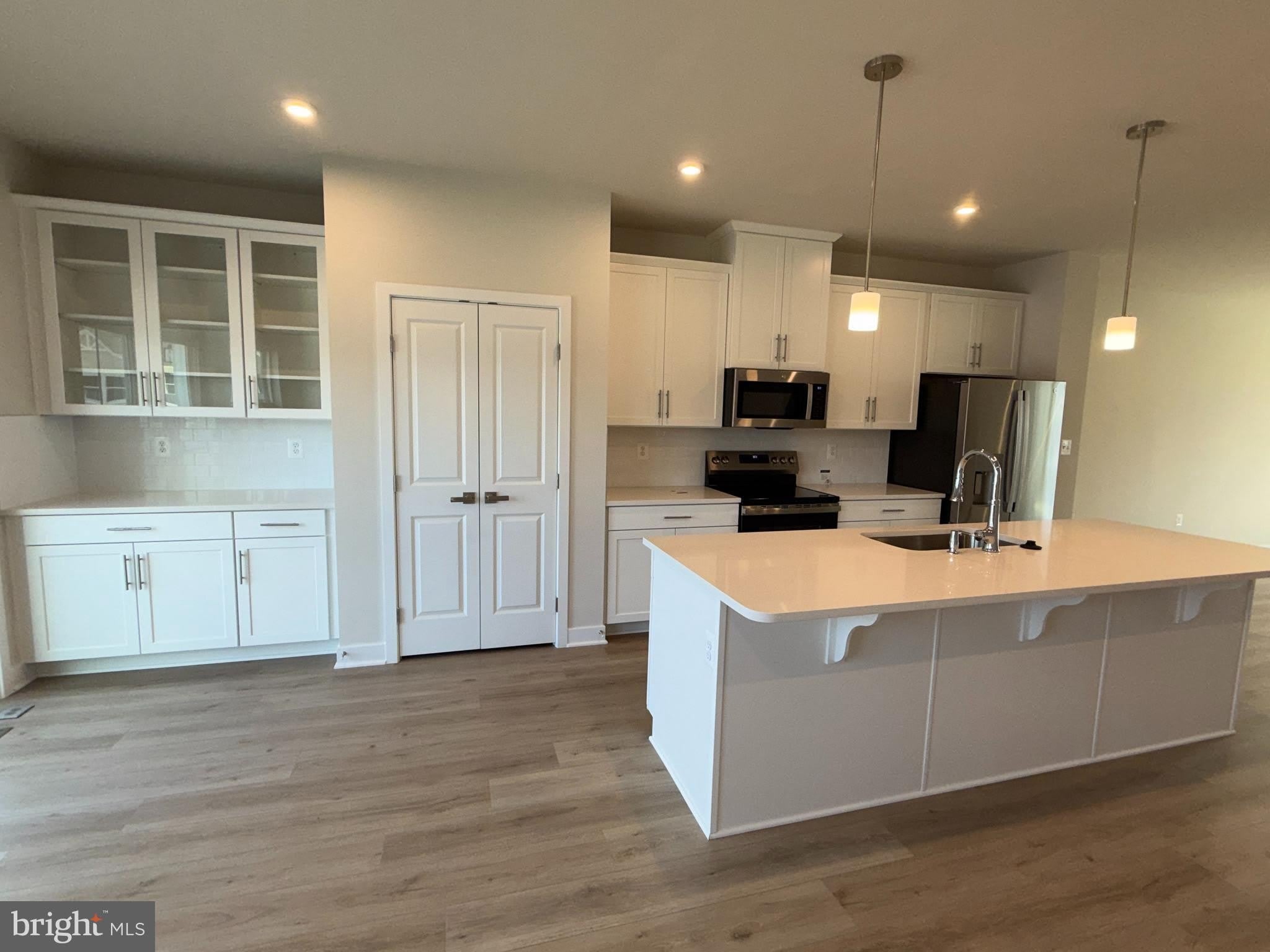 9193 EDENDERRY Drive – photo 2