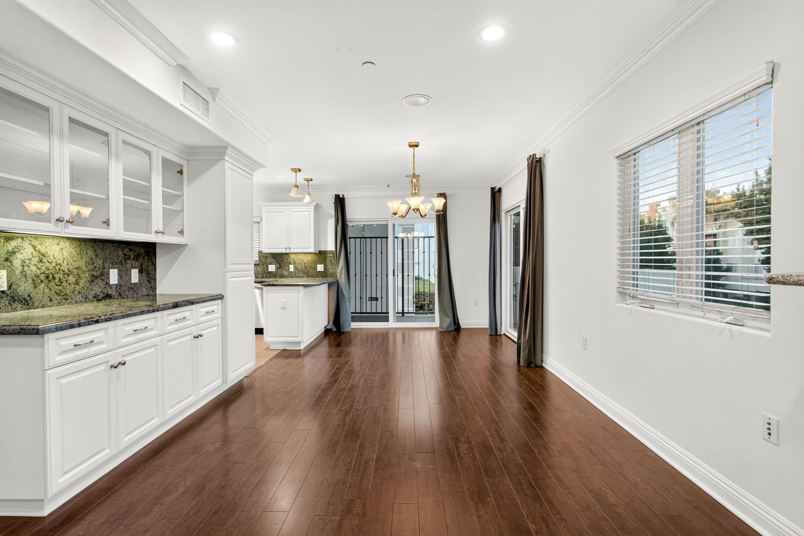 LJA 1529 BEVERLY, LLC – photo 3