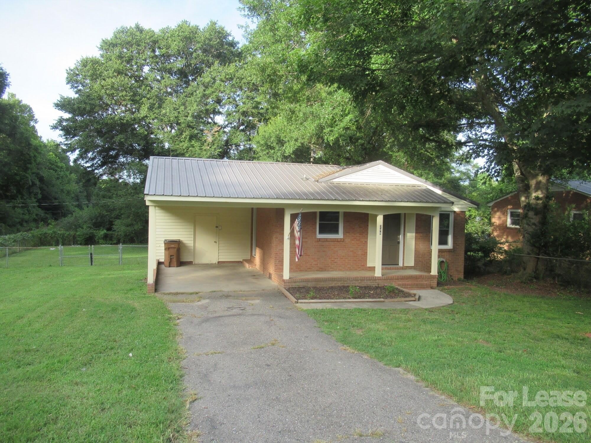 208 Crescent Court – photo 2