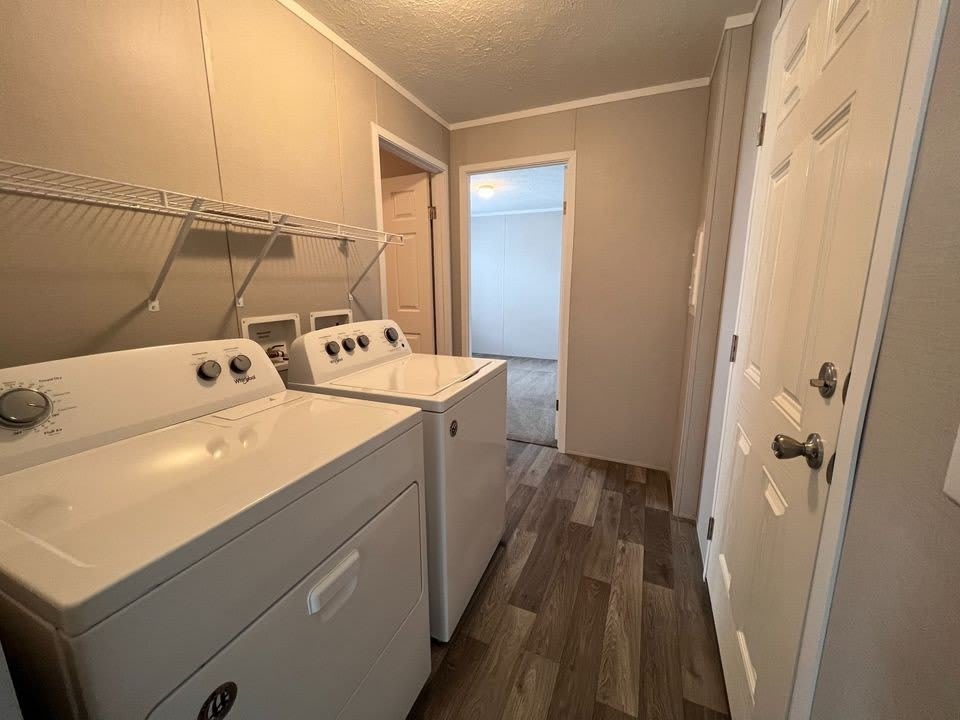 2402 Catalpa St – photo 4