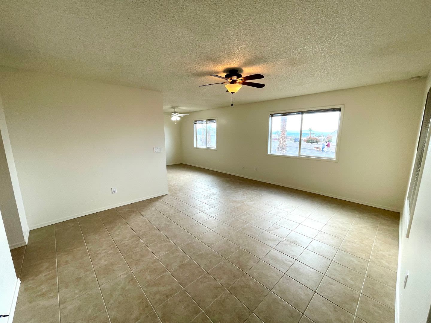 Cute 3 Bedroom Home in Lake Havasu City- Available Now! – photo 5