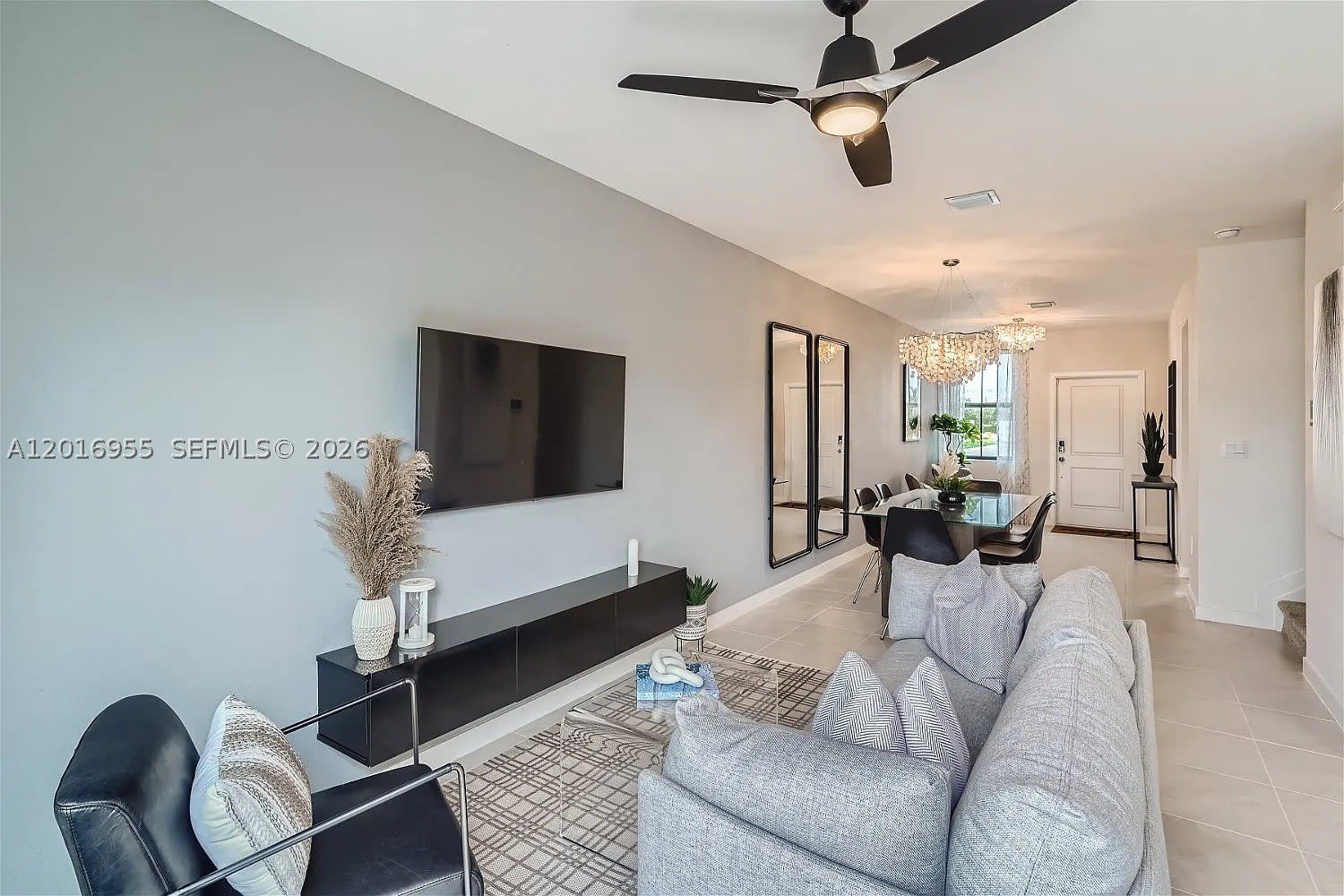 450 NE 12th St – photo 3