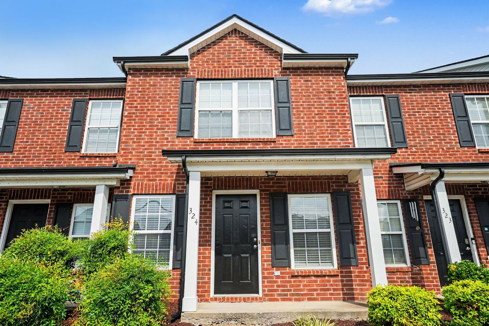 Great 2 Bedroom 2 1/2 Bath Townhouse in Smyrna! – photo 1