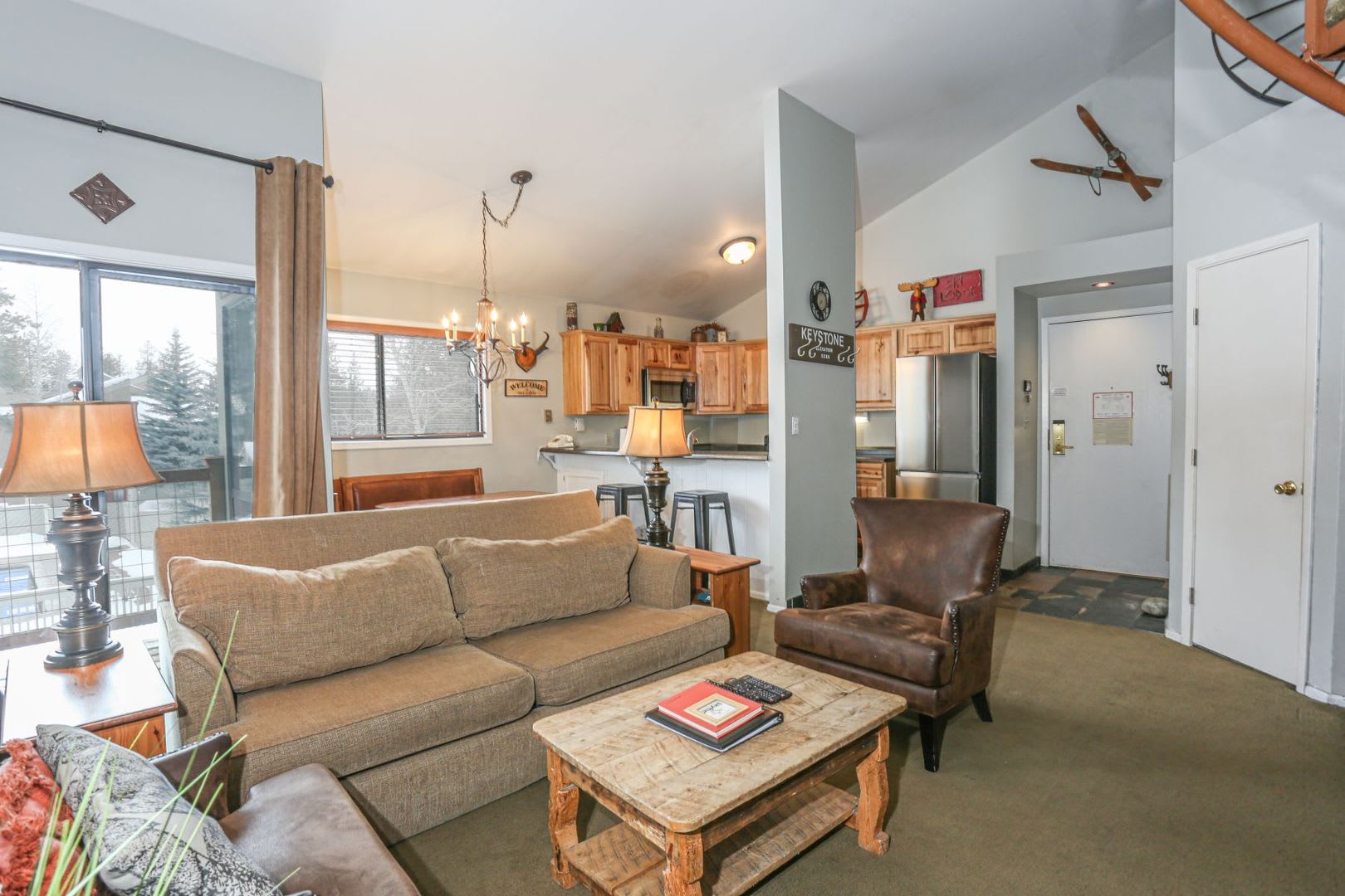 Move In Special Keystone 2 Bed 2Bath Plus Bonus Room Pool And Hot Tubs Bike Storage – photo 3