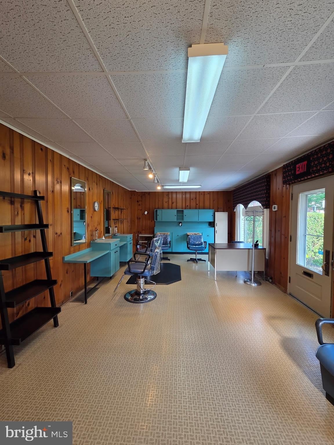 2132 NOBLE Street – photo 4