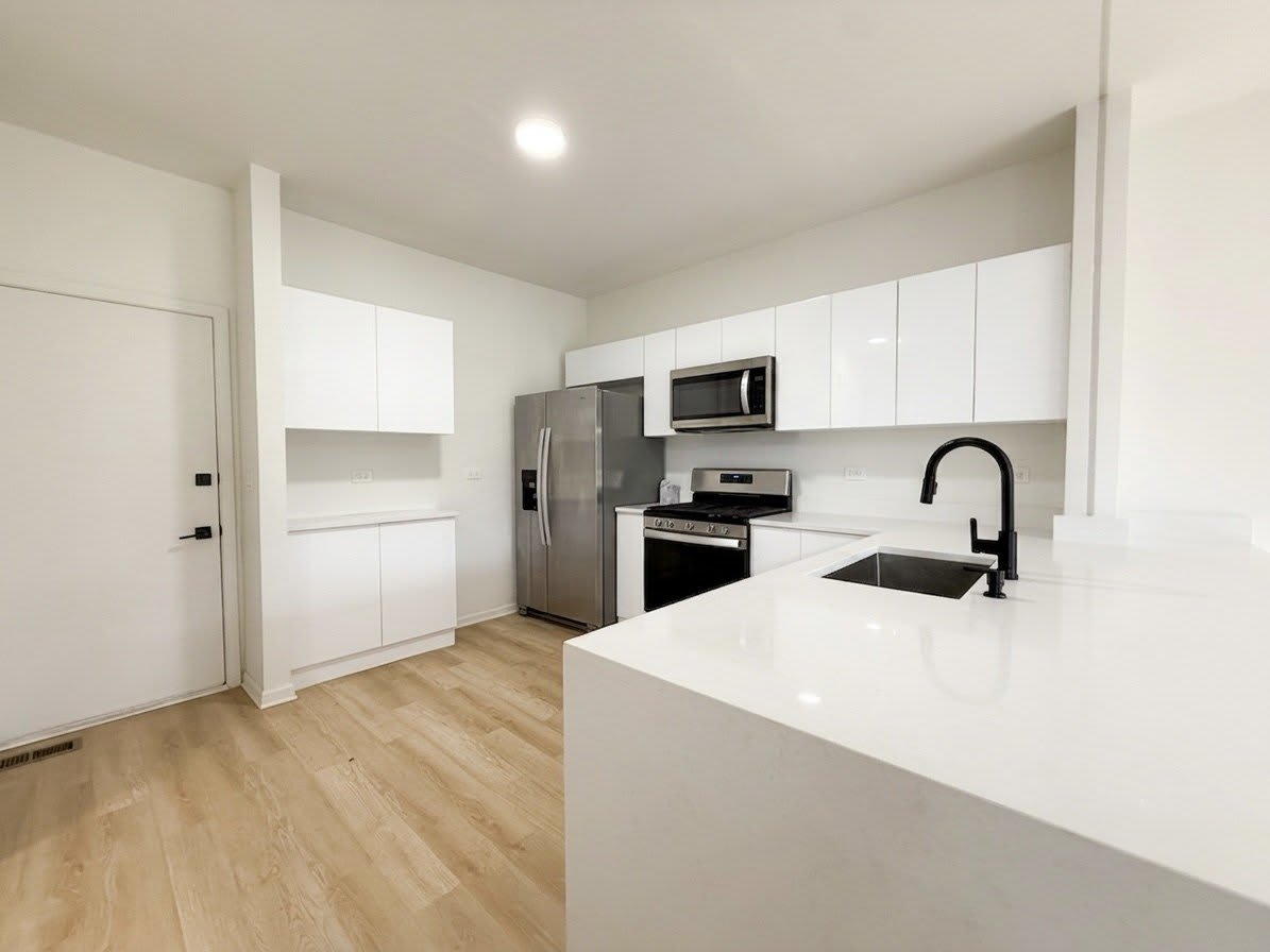 1089 Ellsworth Drive – photo 4