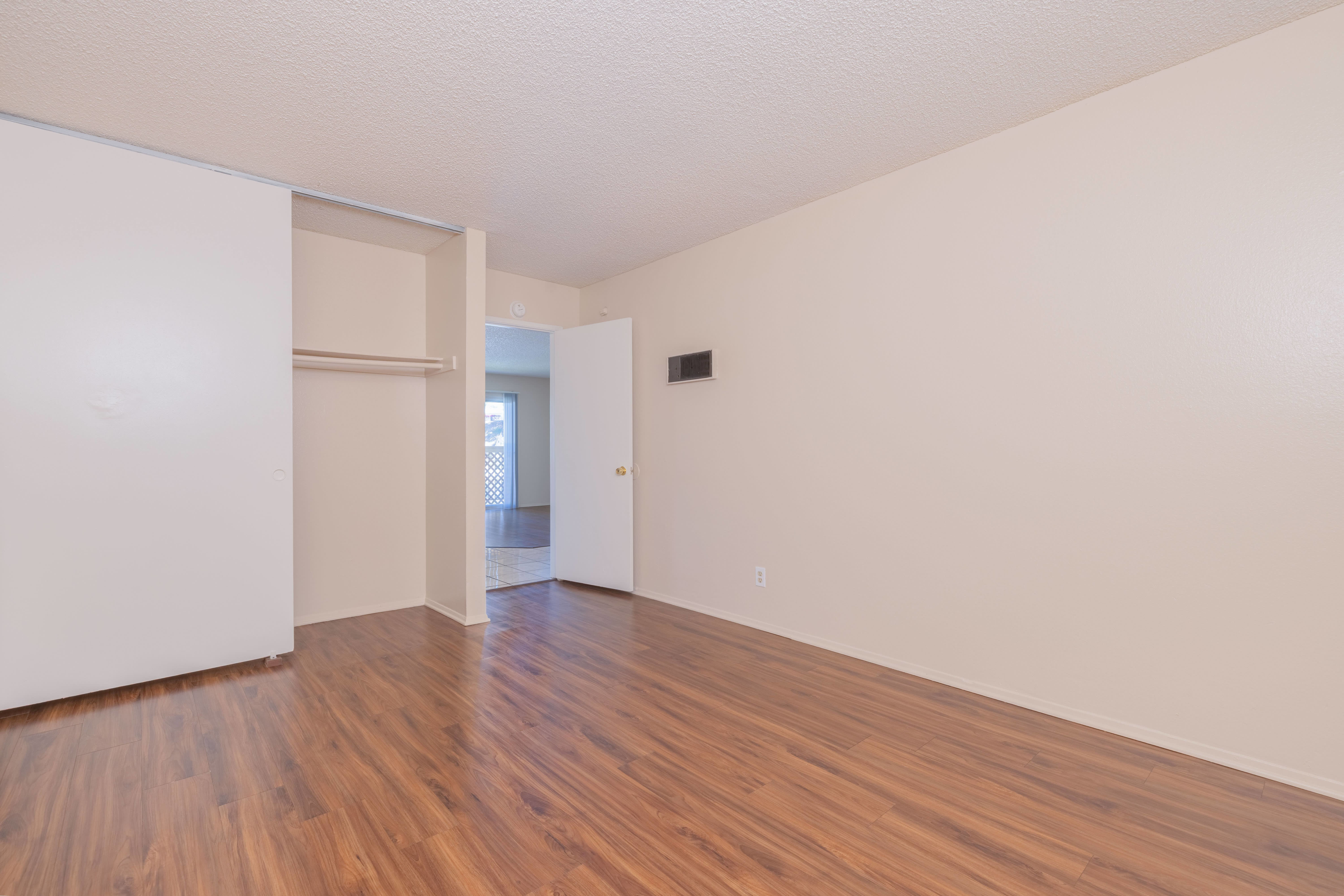 Home Avenue – photo 5