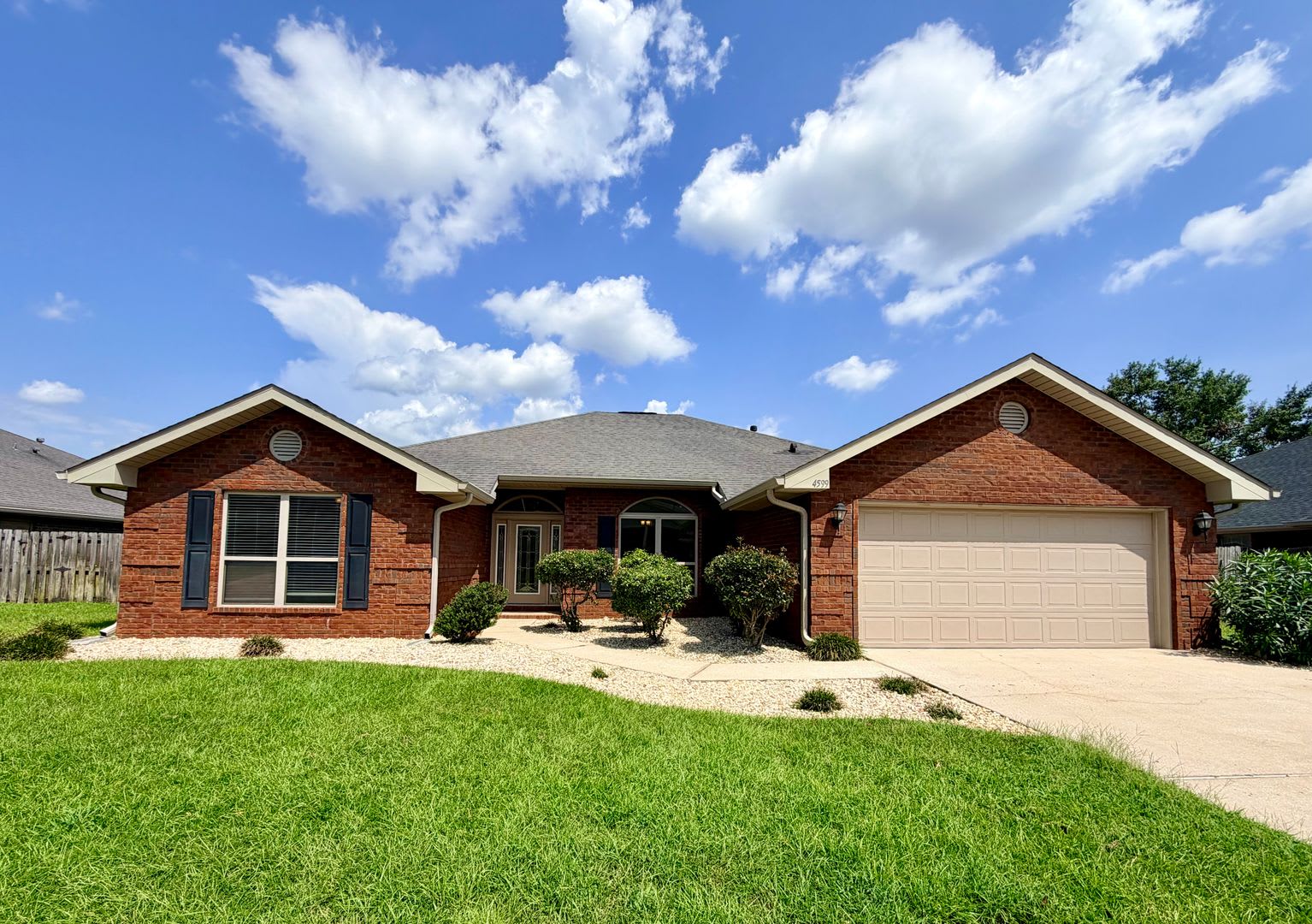 Spacious 4-Bedroom Home – photo 1