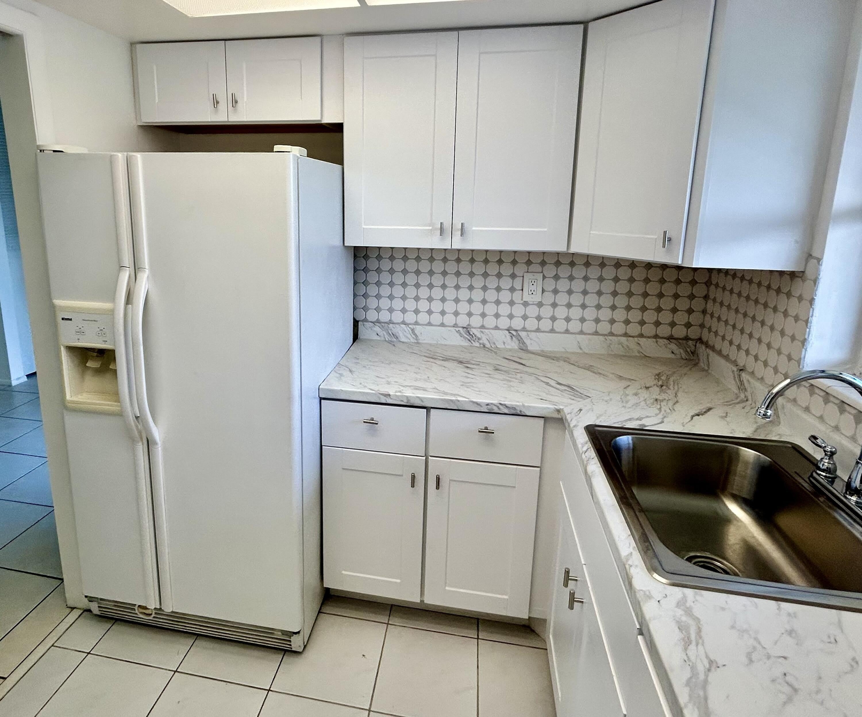 2895 CROSLEY Drive W – photo 2