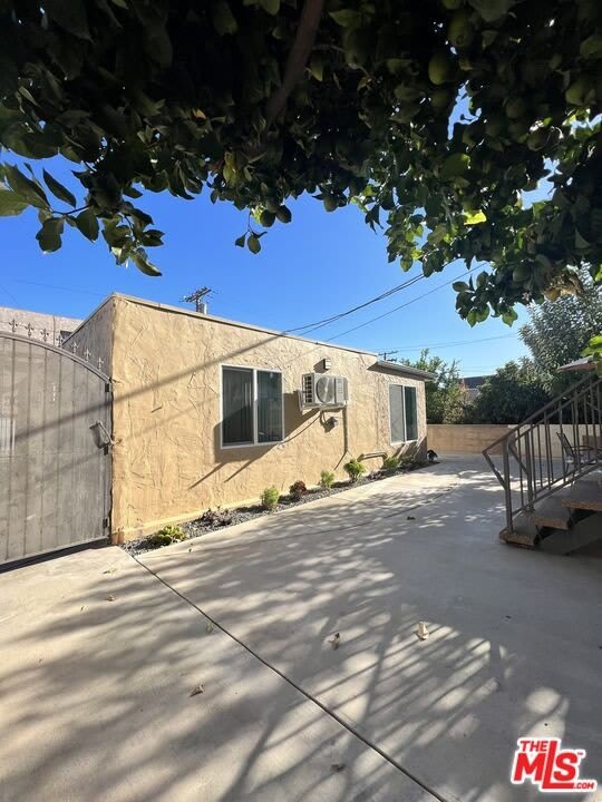 1056 WINCHESTER Ave – photo 4