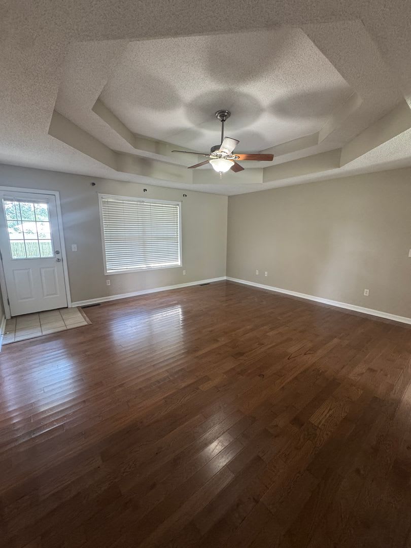 3 Bedroom Home Strafford, Missouri – photo 5