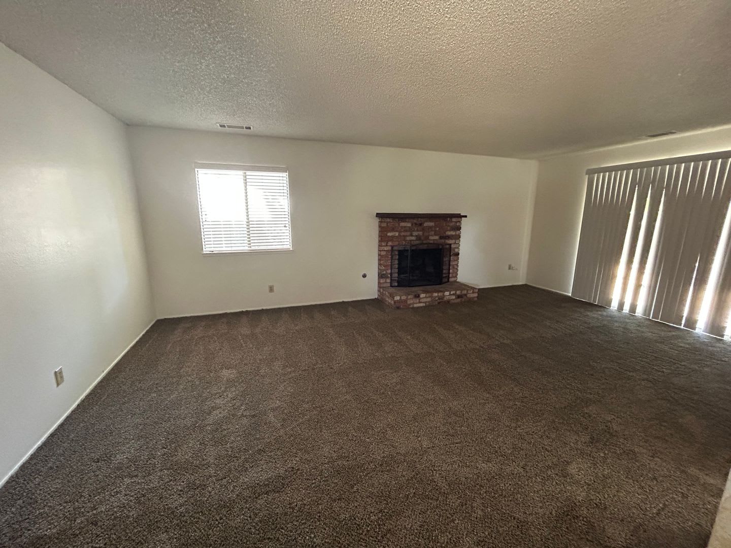 Upcoming 3 Bedroom 2 Bathroom – photo 2
