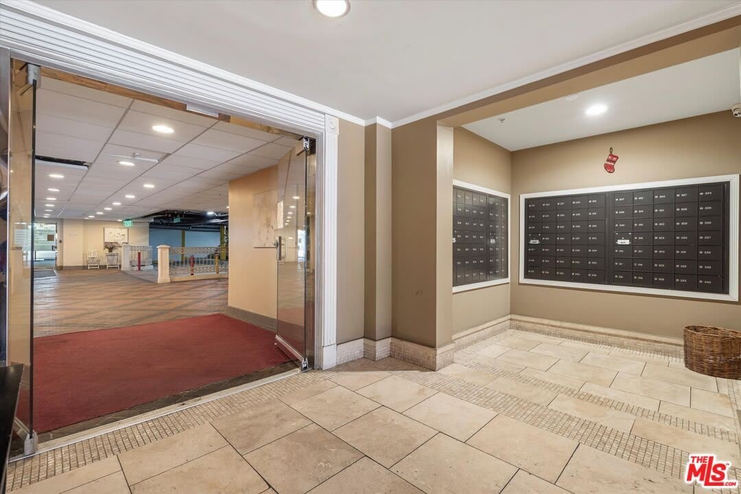 620 S Gramercy Pl – photo 3