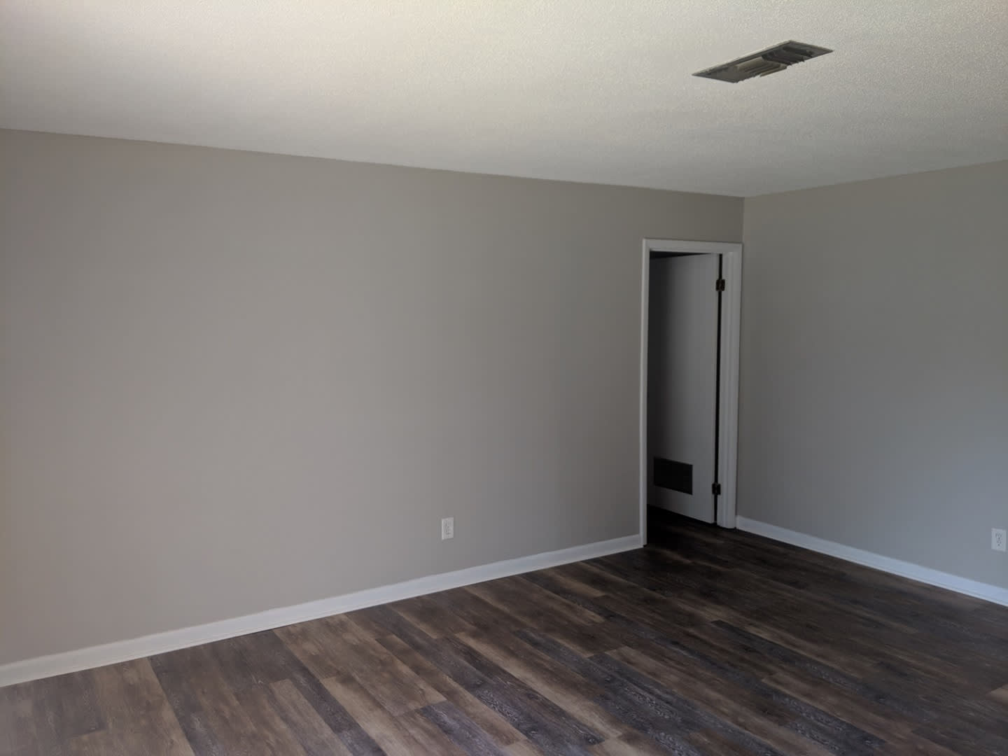 For Rent – photo 2