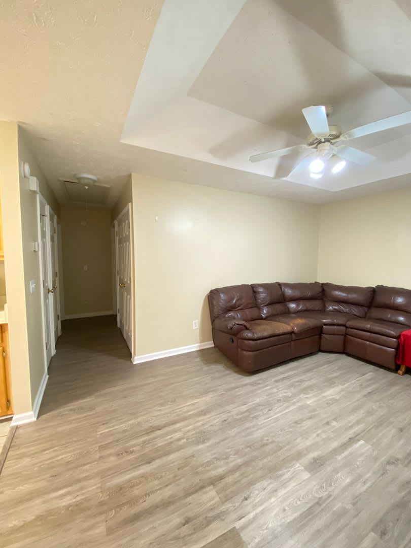 Comfort Meets Convenience in This 2 Bed/2 Bath – photo 3