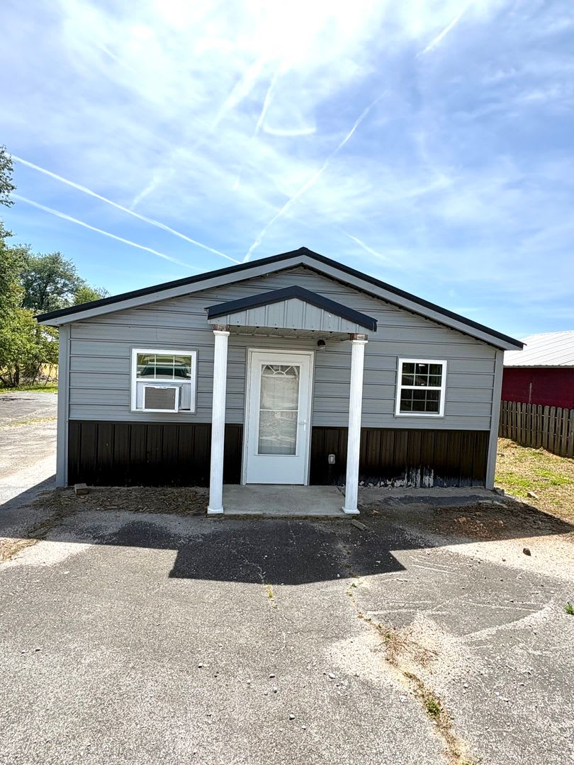 Spacious Home in the Heart of Cave City! – photo 2