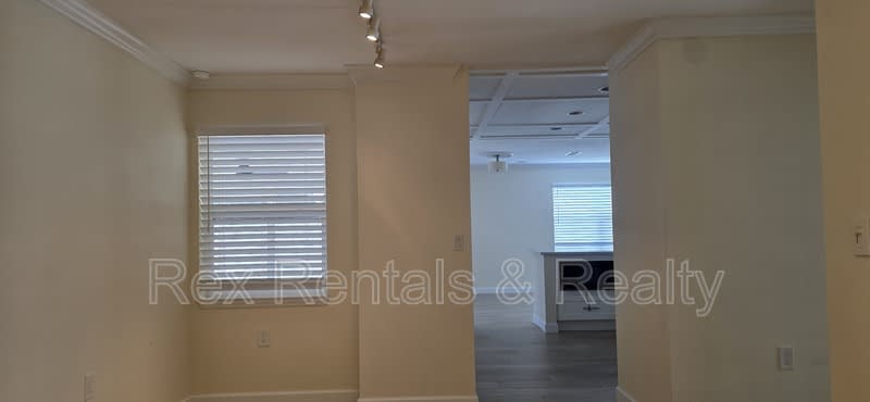 4095 14th Street Ne – photo 5