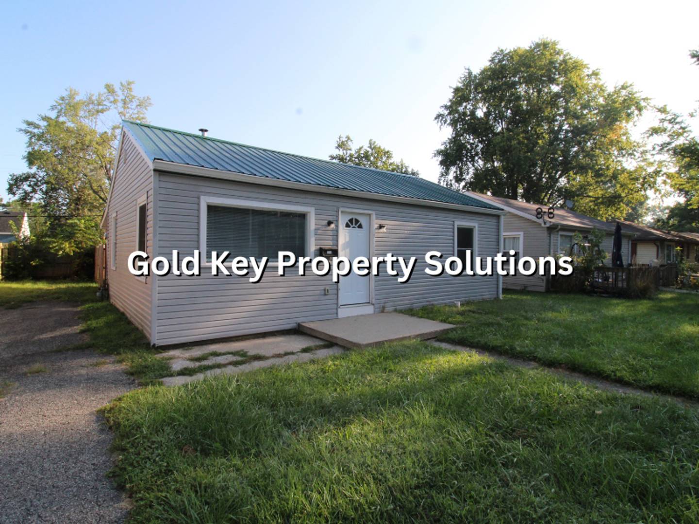 Beautifully Updated 3 BR 2 BA House with Central Air (NO SECTION 8) – photo 3