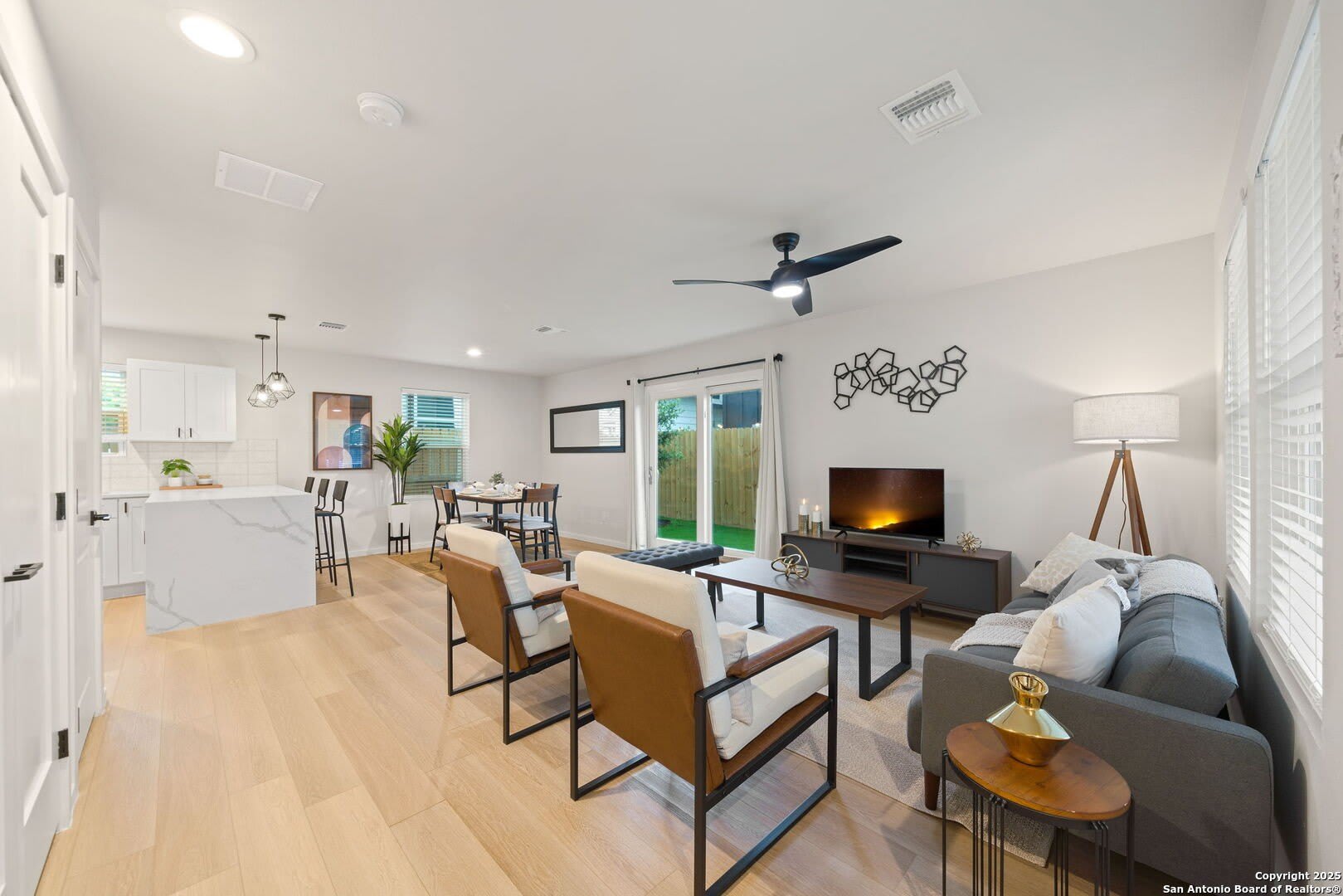 1104 S Gevers St – photo 3
