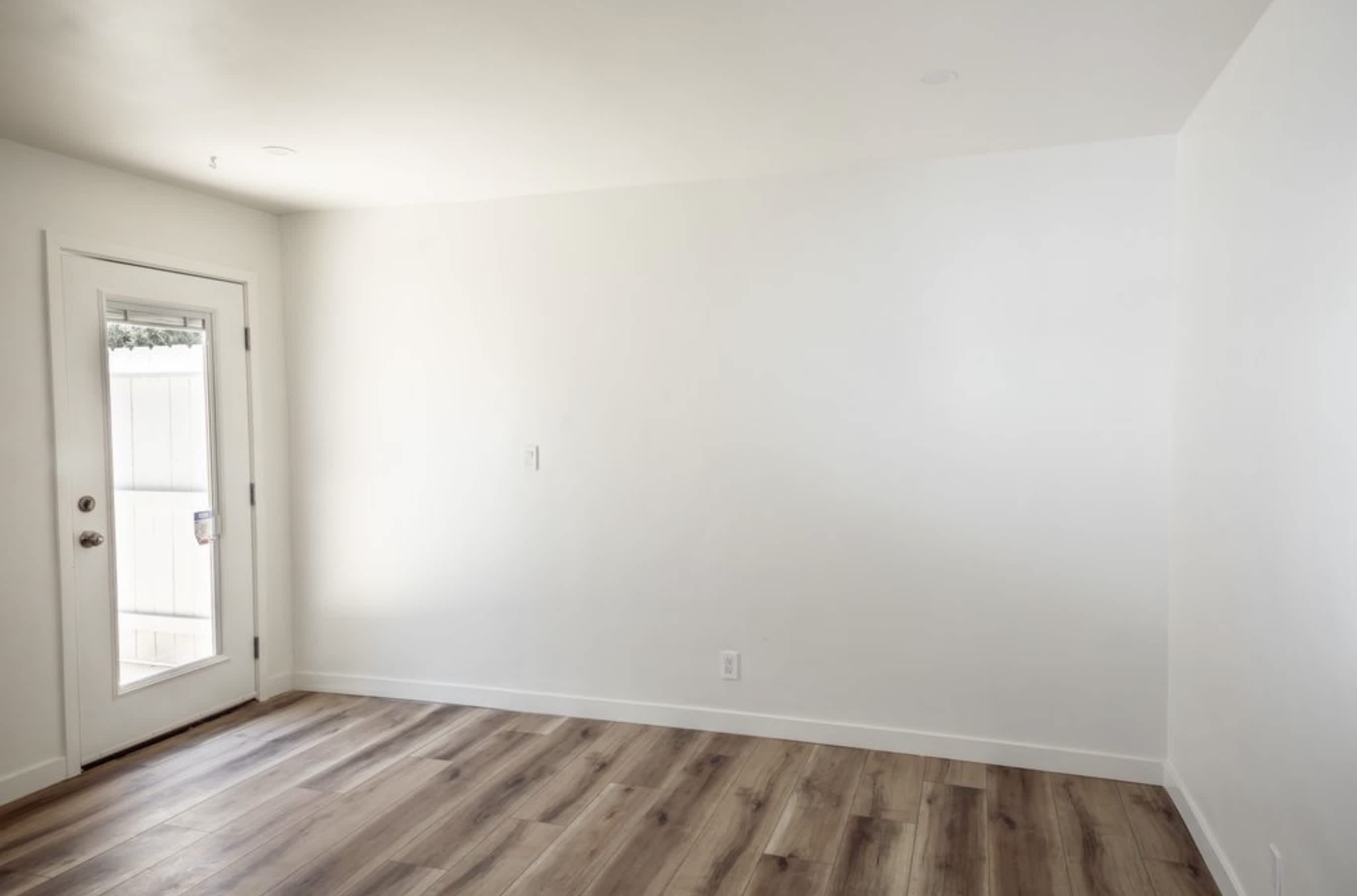 439 South Evergreen Avenue – photo 1