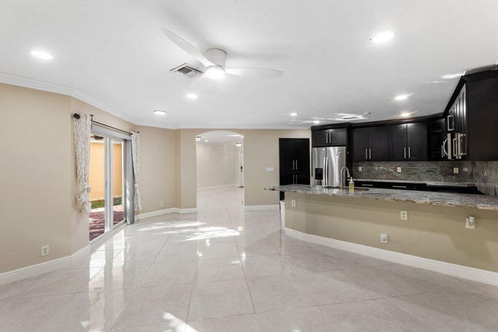 6384 Adriatic Way, West Palm Beach, FL 33413 – photo 2