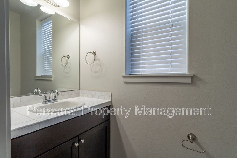 1311 NE 82nd Way – photo 3