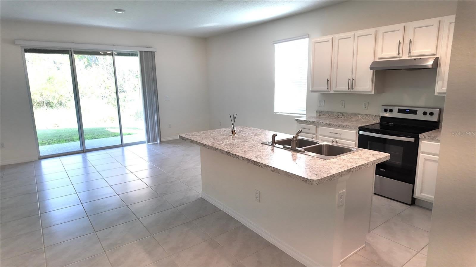 1241 YELLOW FINCH Drive – photo 4