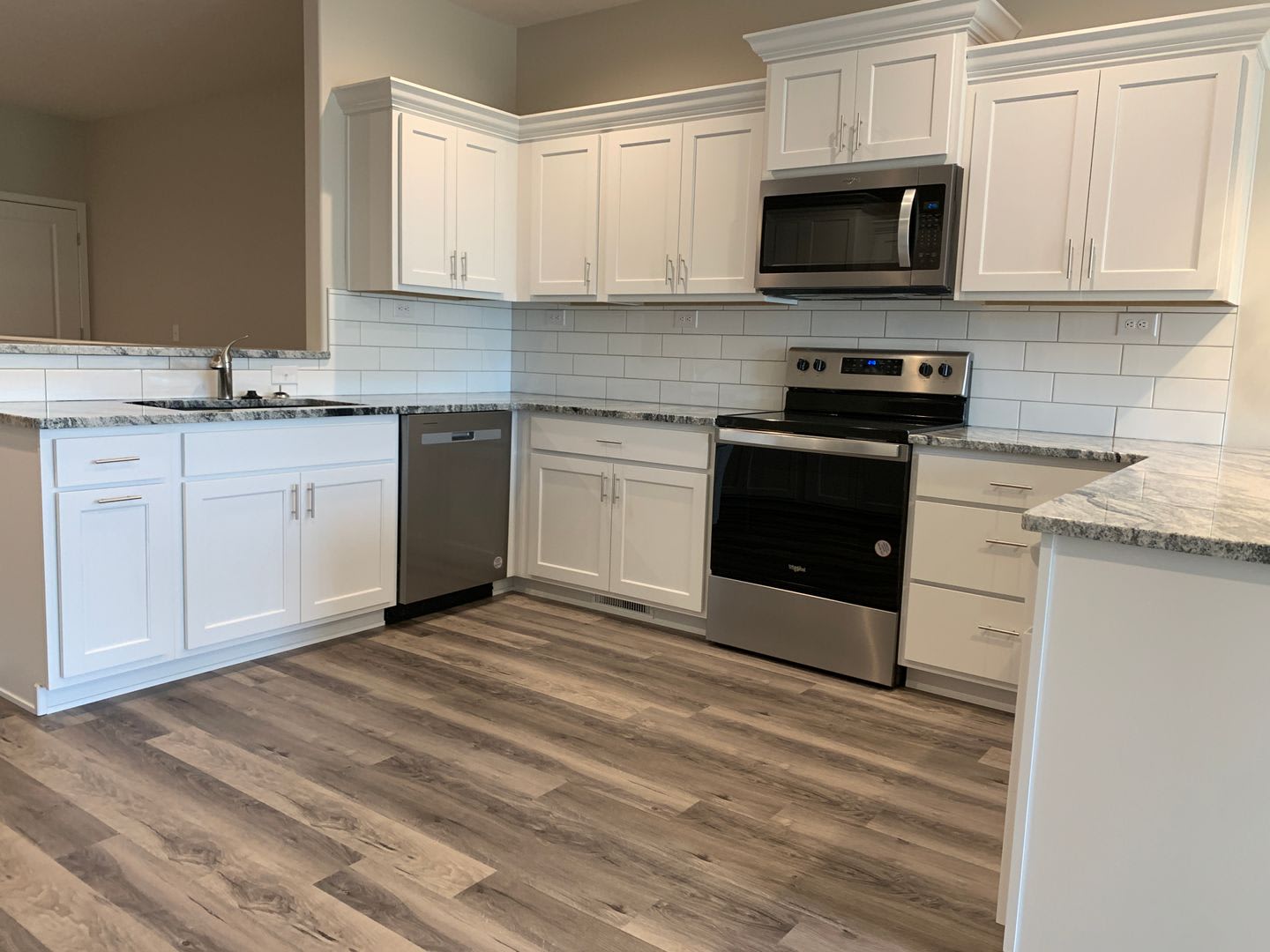 Zero Entry Ranch Townhome With 2 Stall Garage Spacious 2 Bedrooms With Walk In Closets 2 5 Bathroom 1St Floor Laundry – photo 1