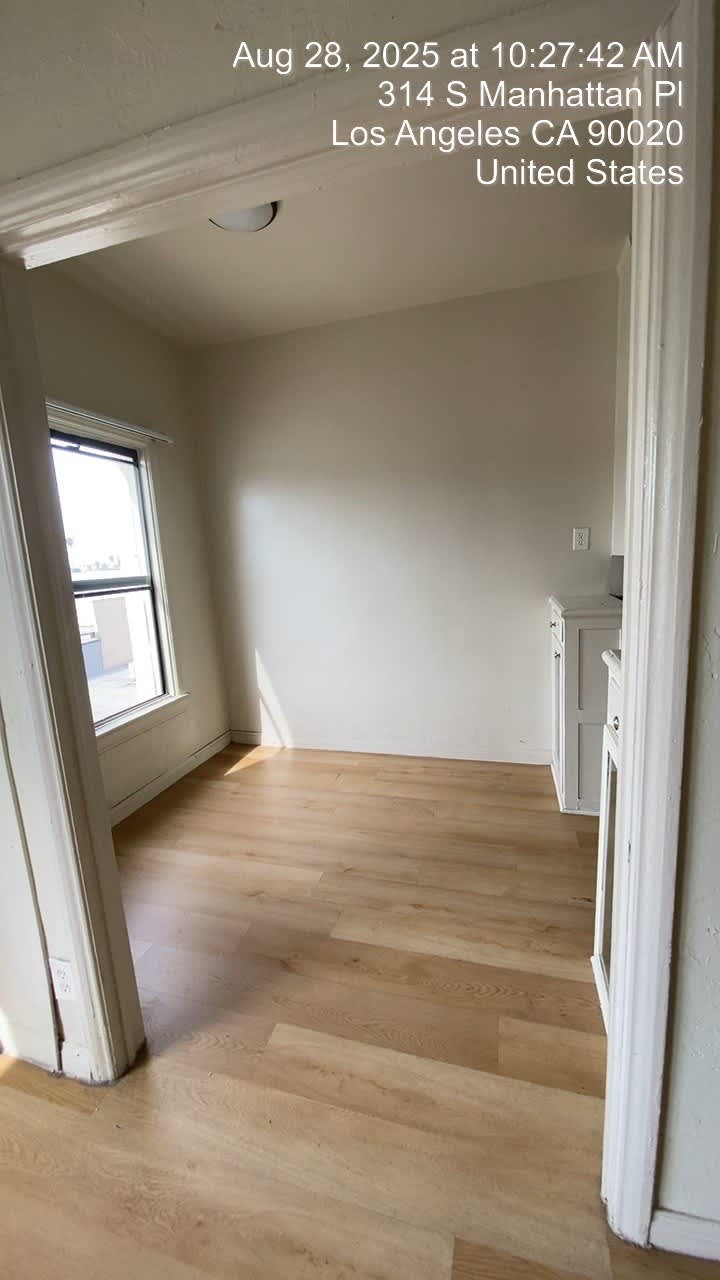 320 S Manhattan Pl – photo 3