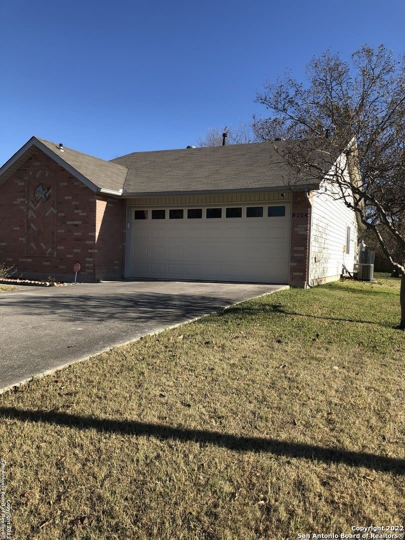8214 Spring Town St – photo 2