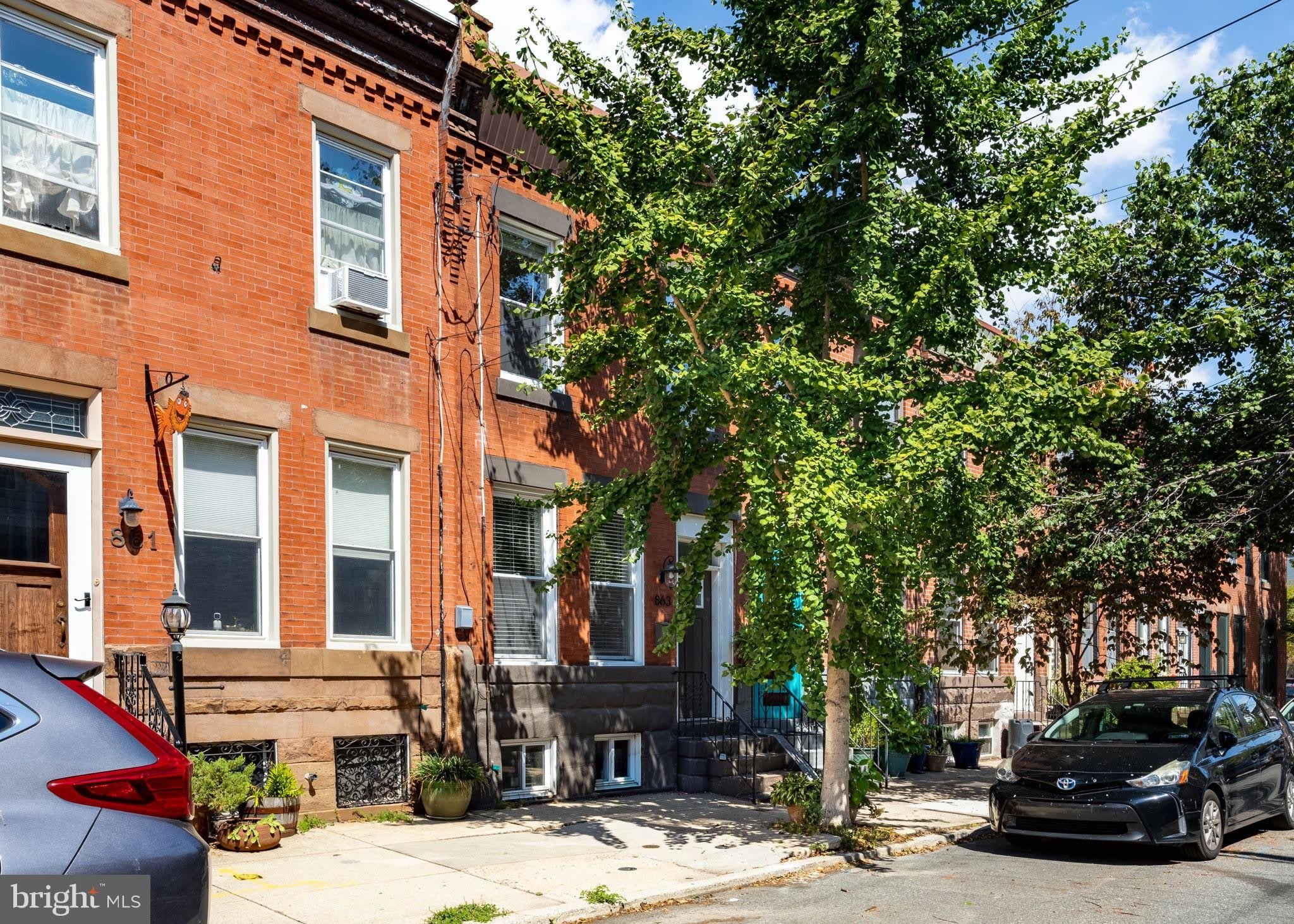 863 E THOMPSON Street – photo 1