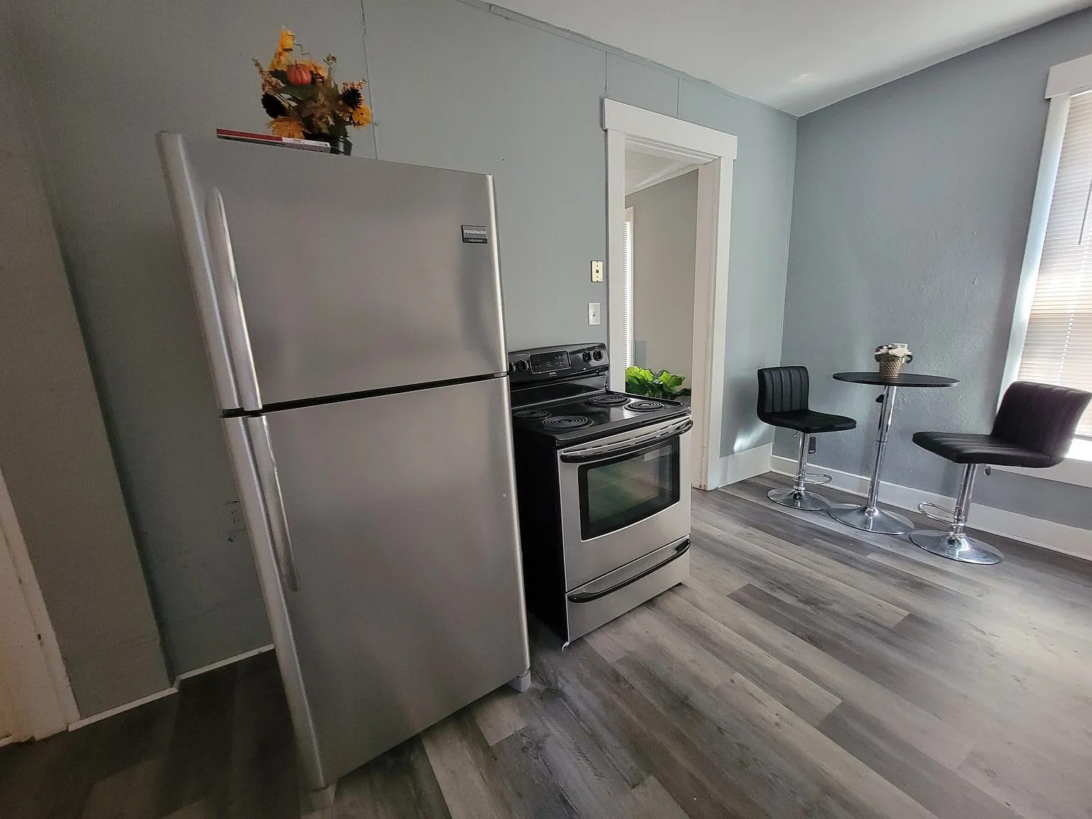 35 Burlington Ave – photo 3
