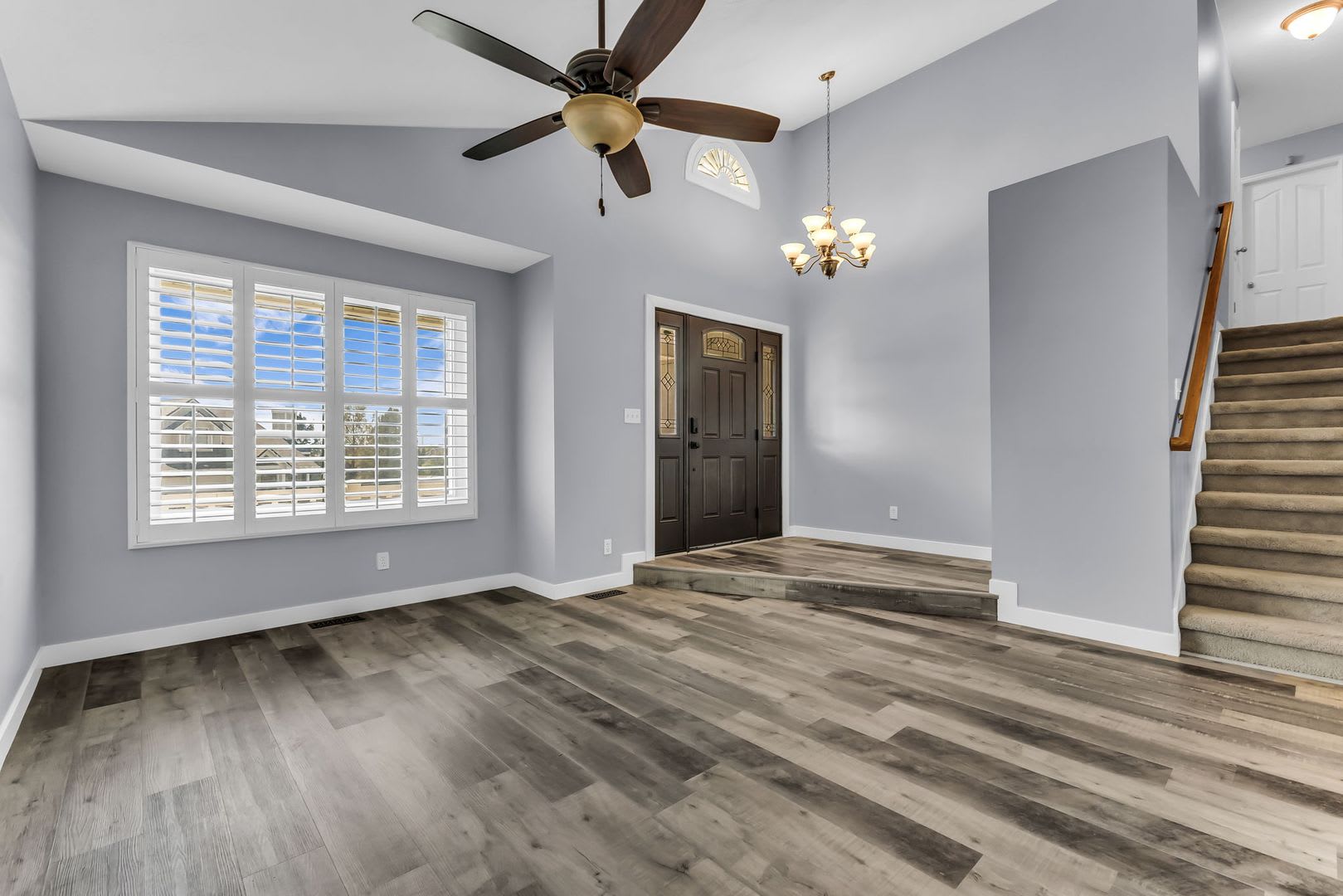 Spacious Multi-Level Layton Home with Fenced Yard & Modern Finishes – photo 5