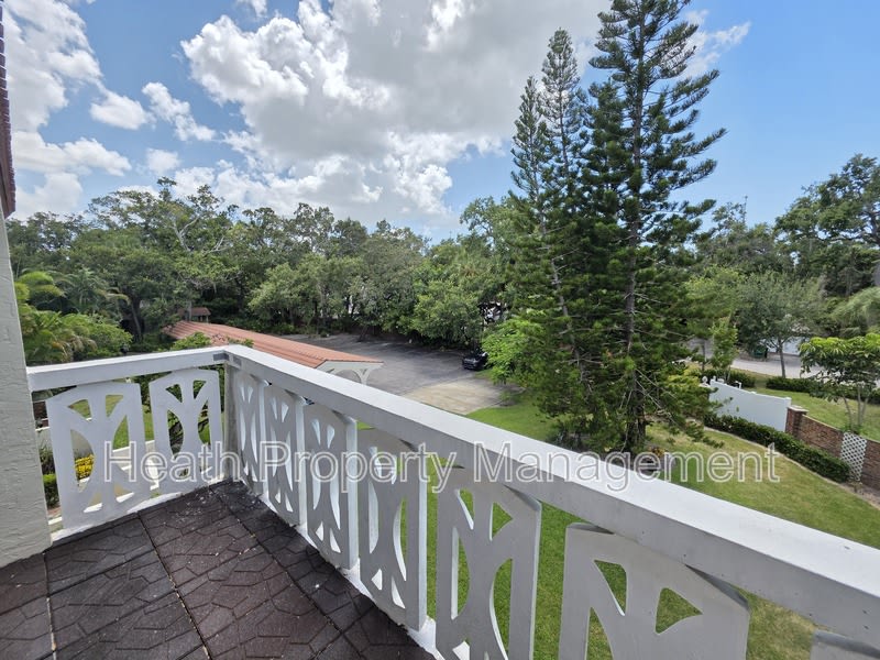1012 Pearce Dr #304 – photo 2
