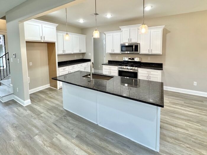 568 Rosalie Woods Drive – photo 4