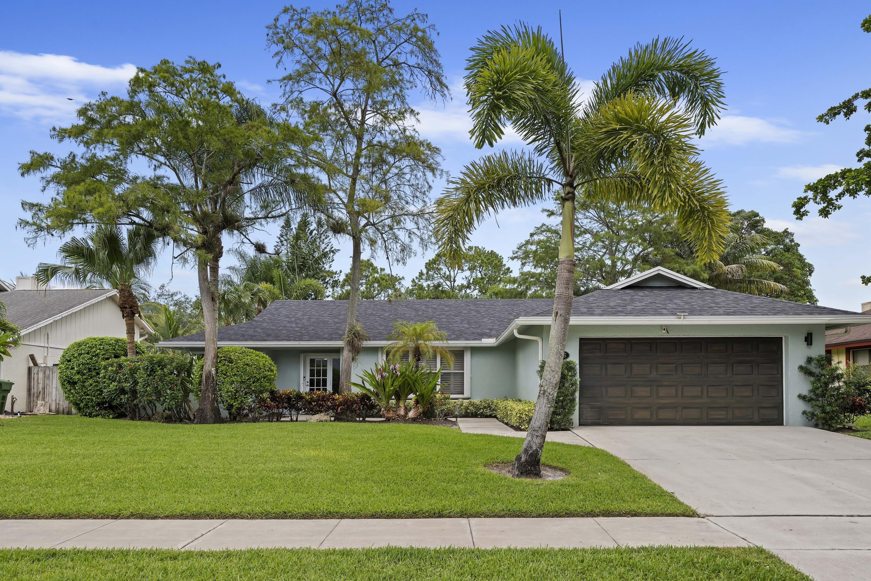 756 Juniper Place – photo 1