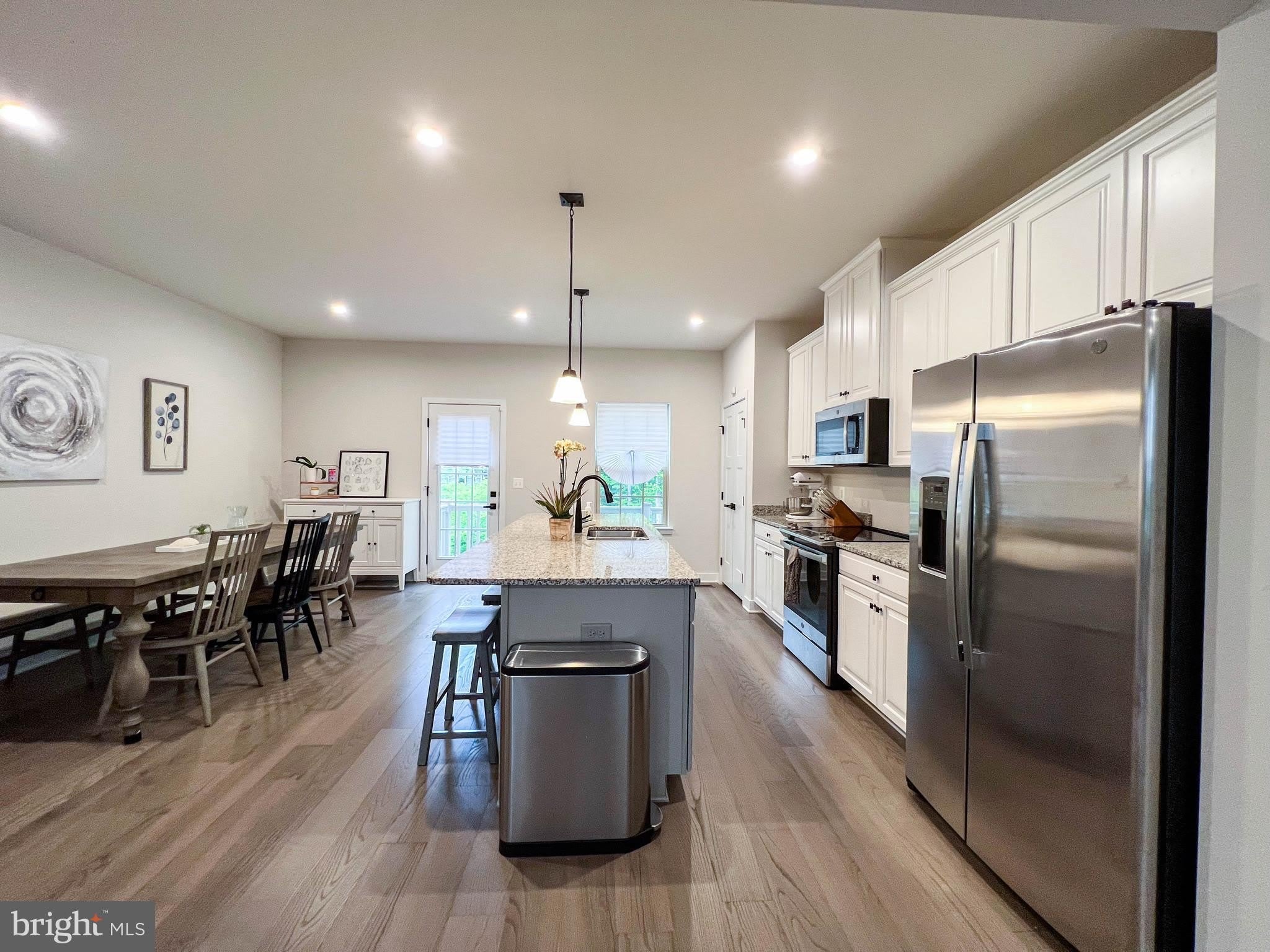 4480 COMMONS Drive – photo 3