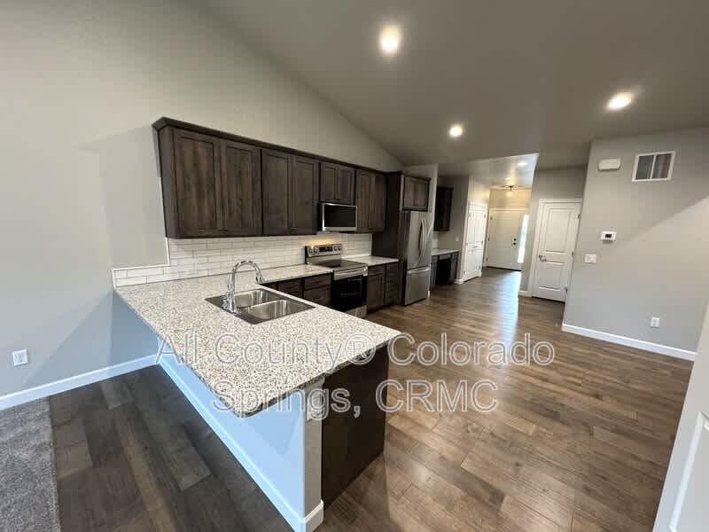 519 Brecken Court – photo 2