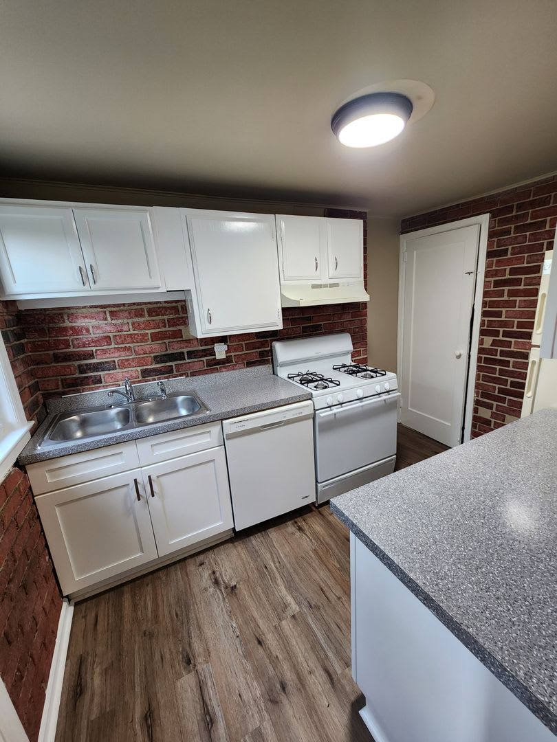 Recently Renovated 3 Bedroom in Harrisburg! – photo 1