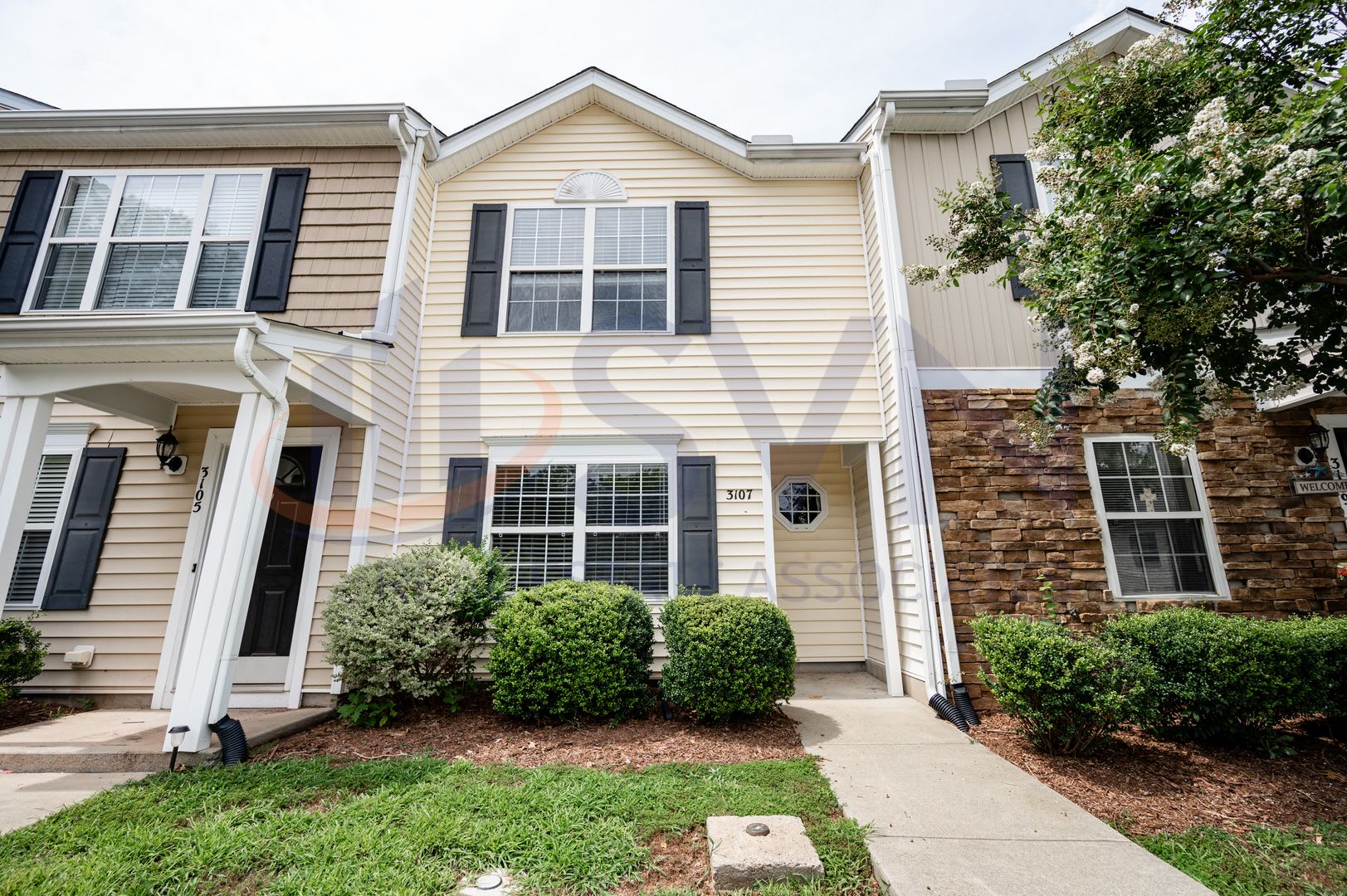 Cozy 2Br 1 5Ba Townhome In Durham Amberlynn Valley Neighborhood – photo 1