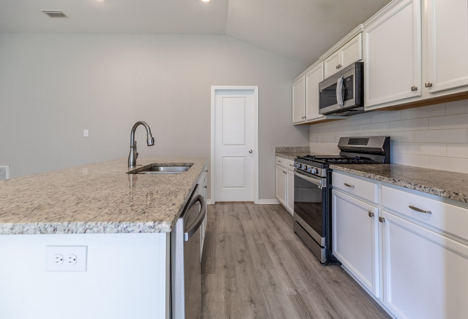 4 bedroom 3 bath home in the Stonebridge subdivision of Spanish Fort – photo 3