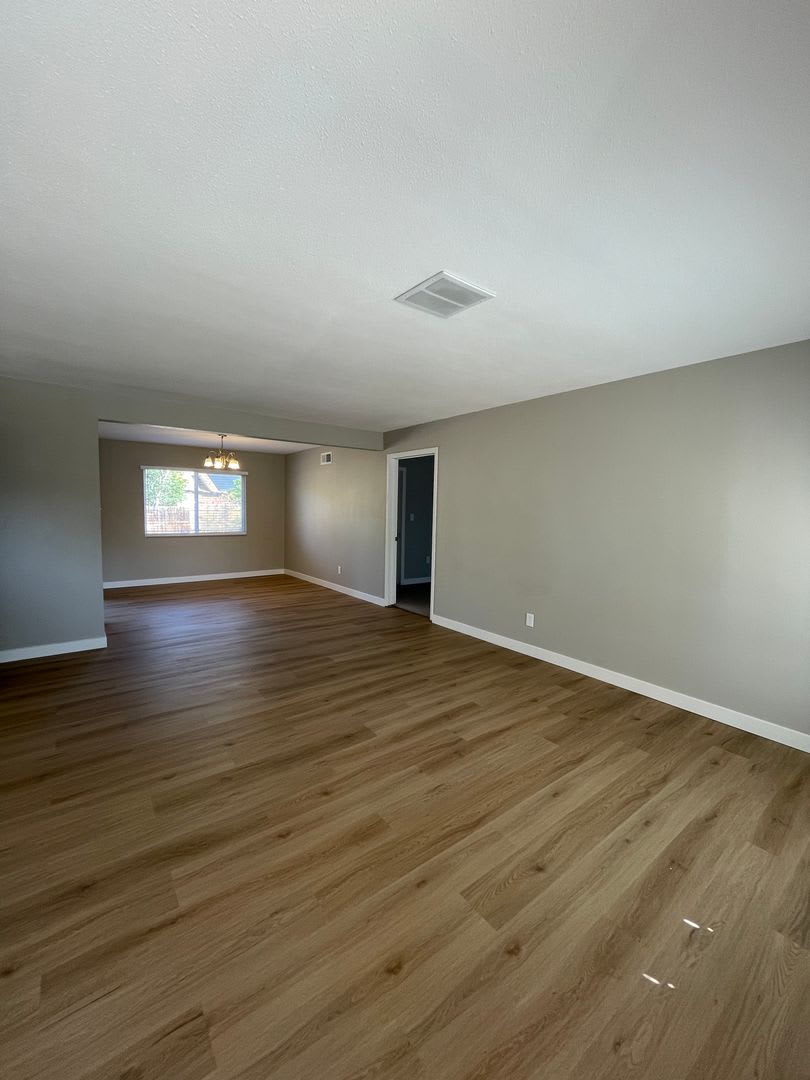 Beautiful 4 bed 2 Bath house in Aurora – photo 4