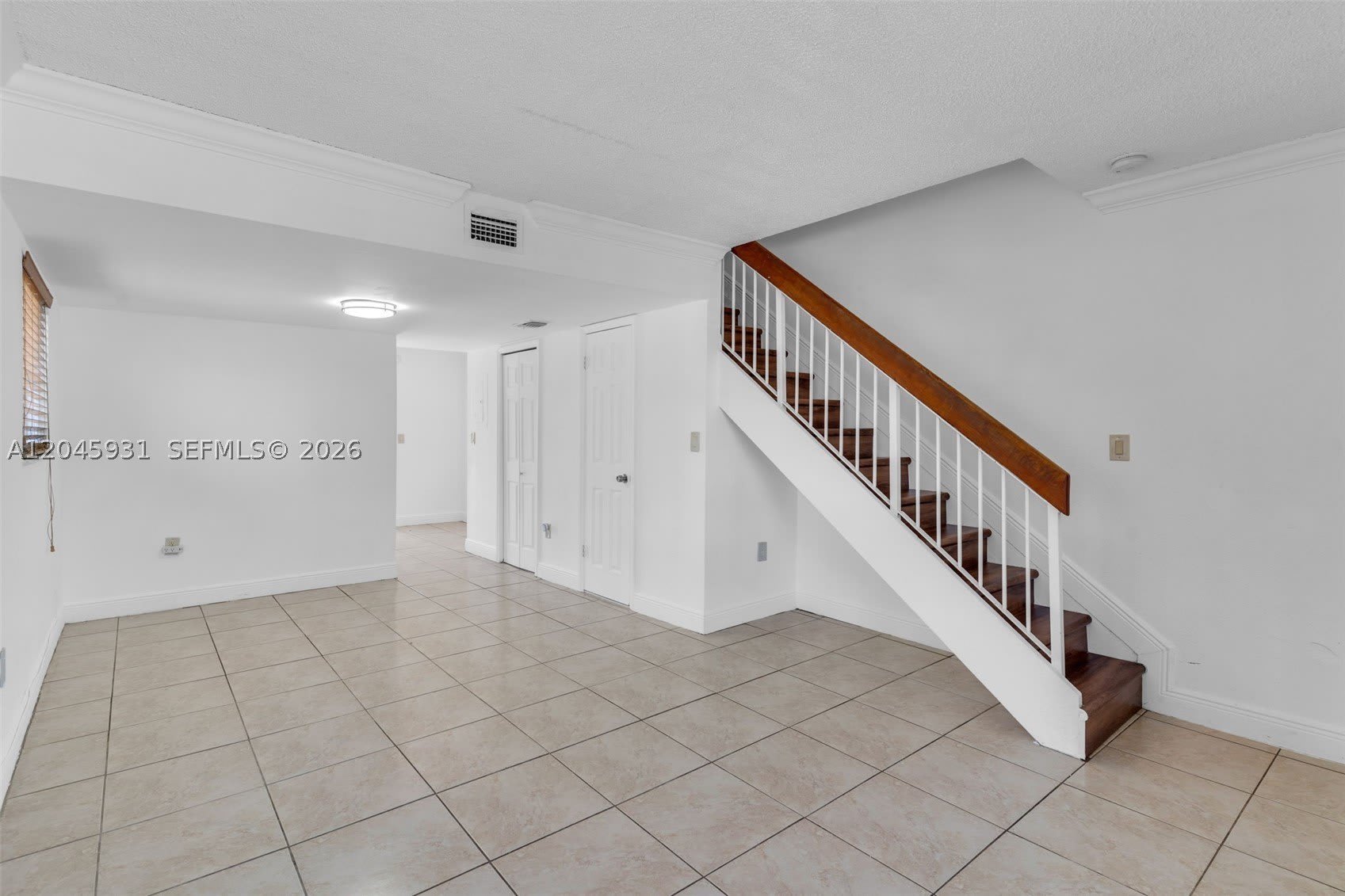 8252 NW 6th Ter – photo 3