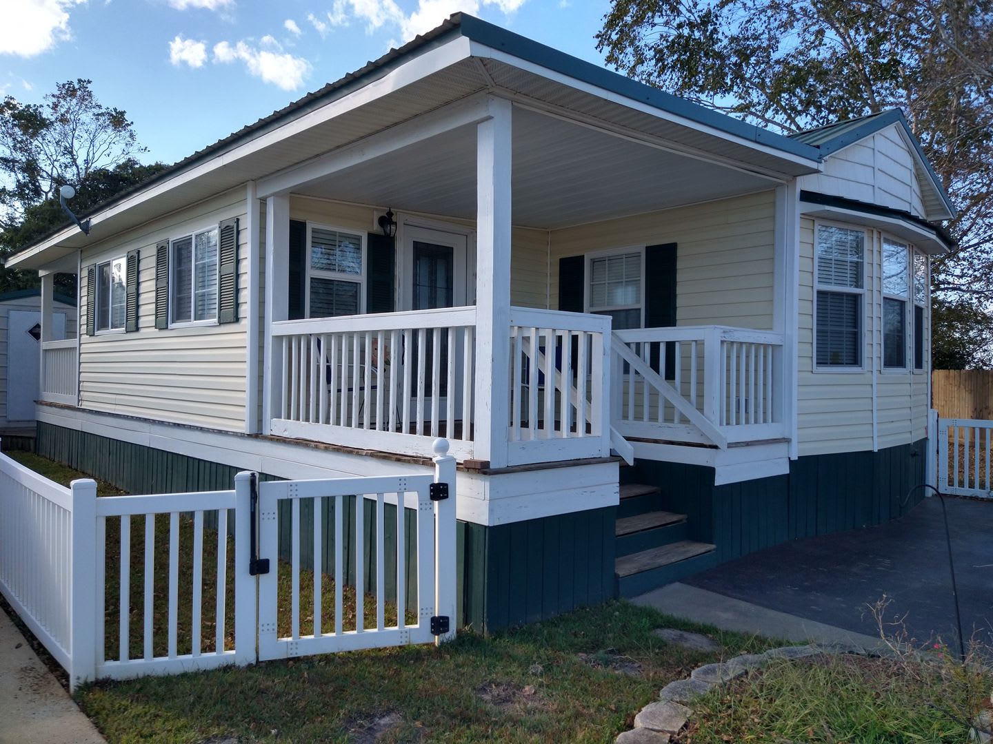 2 bed 1 bath park model – photo 2