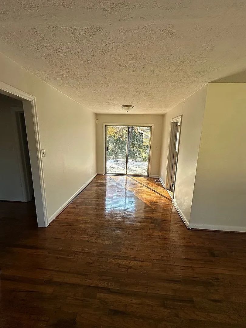 2 Bedroom, 1 Bath Home for Rent – photo 5
