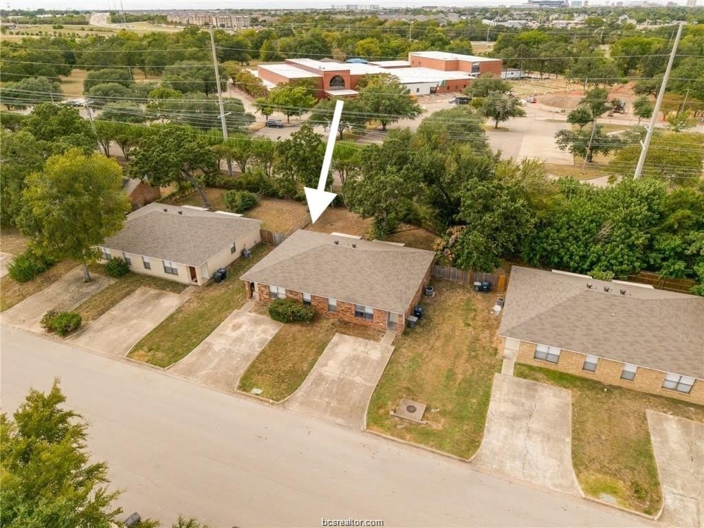 621 W Ridge Dr – photo 2